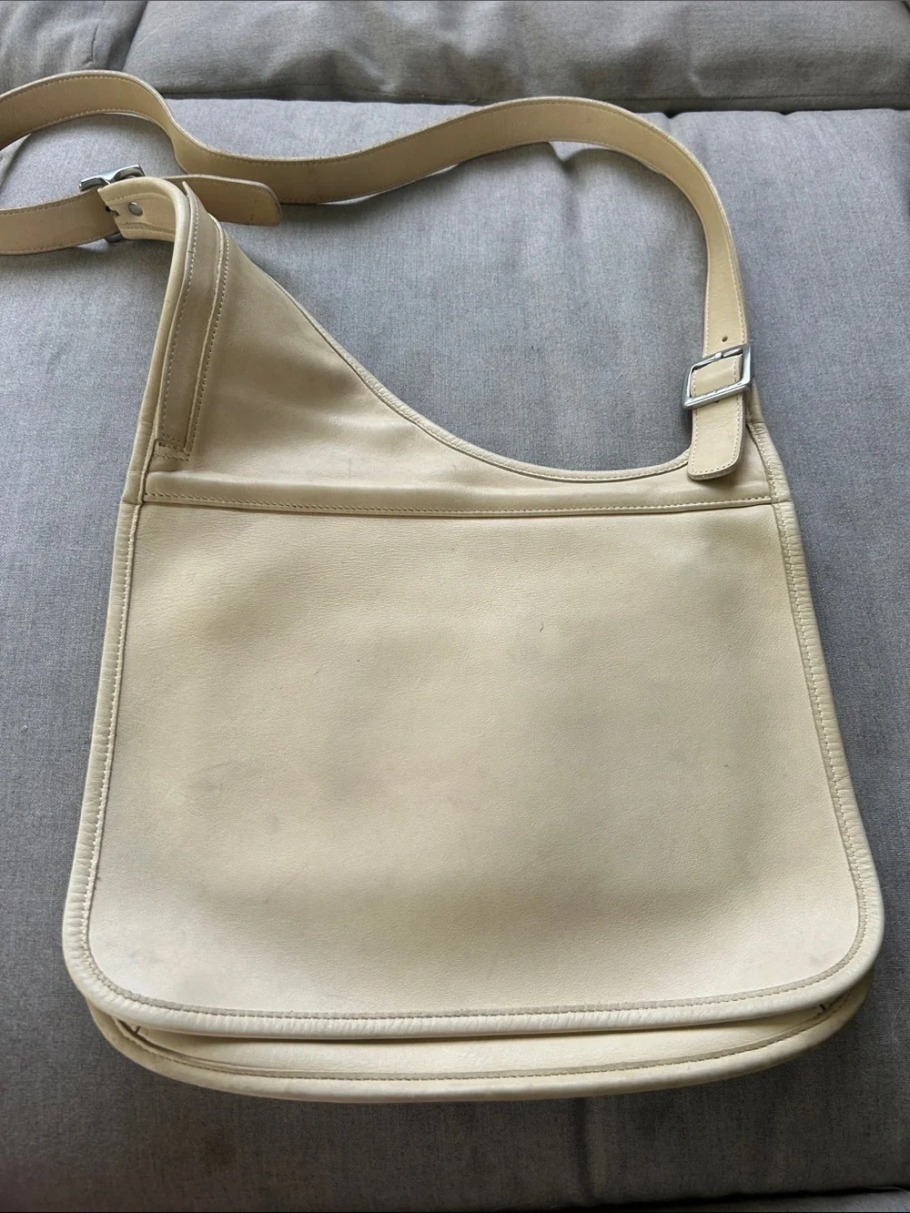 Coach Vintage y2k Hippie Utility flap style messenger bag in Bone rare find 9404